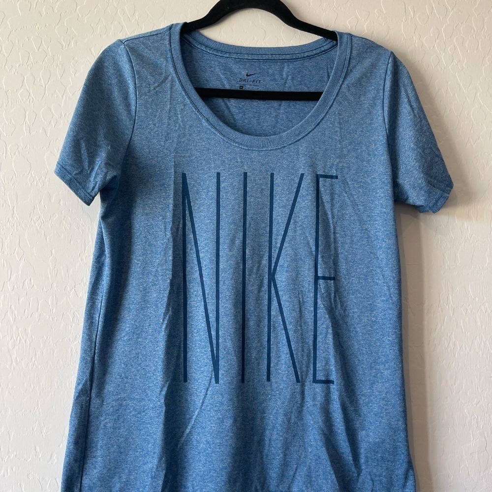 Nike Training Top Shirt Size Medium Blue DriFit Anti Odor Athletic Crew‎ Women